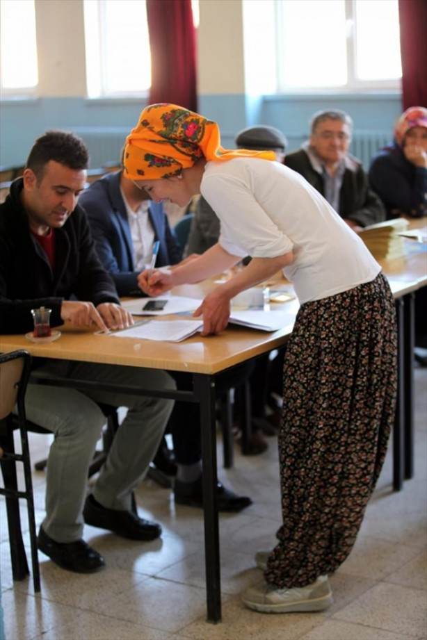 Foto - Sandık başında renkli görüntüler!