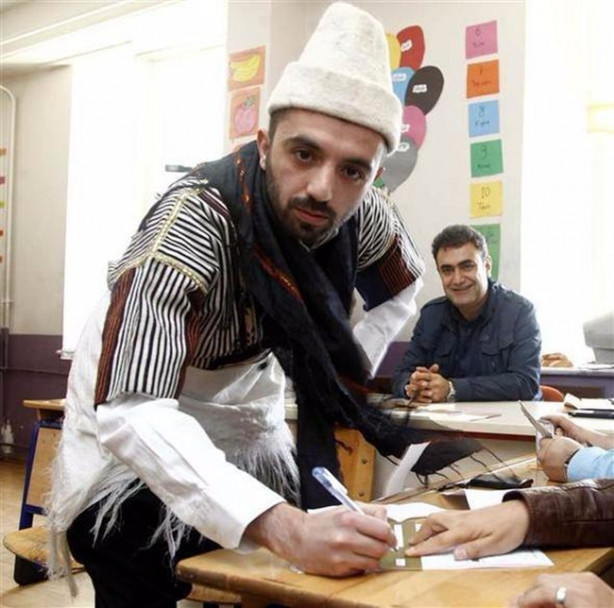 Foto - Sandık başında renkli görüntüler!