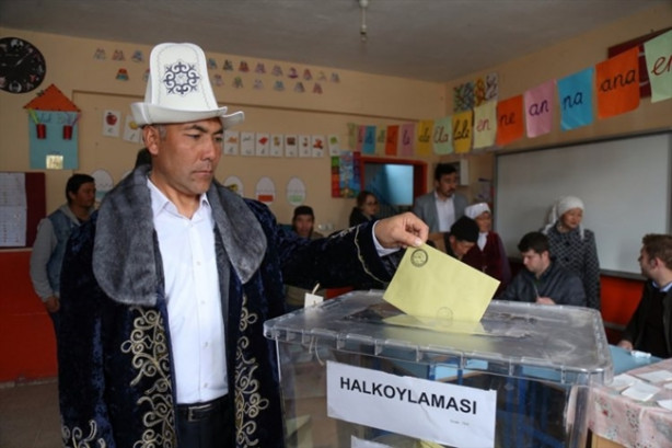 Foto - Sandık başında renkli görüntüler!