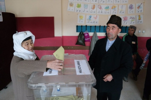 Foto - Sandık başında renkli görüntüler!