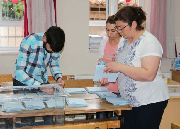 Foto - Sandık başından ilk görüntüler