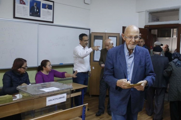 Foto - Sandık başından ilk görüntüler