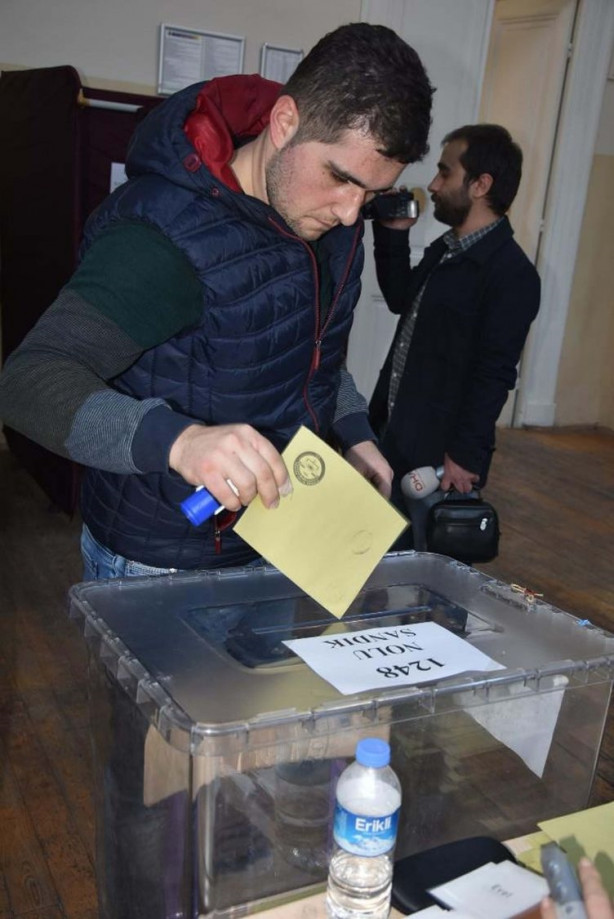 Foto - Sandık başından ilk görüntüler
