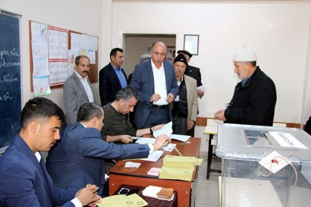 Foto - Sandık başından ilk görüntüler