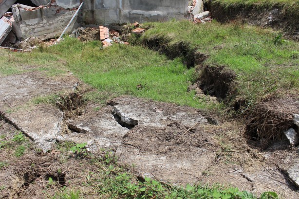 Foto - Sanki yürüyen mahalle! Deprem olmayan yerde ürküten görüntü