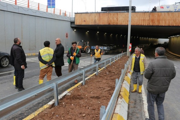 Foto - Şanlıurfa’da 5 kişinin hayatını kaybettiği kavşakta bakım ve onarım çalışmaları tamamlandı