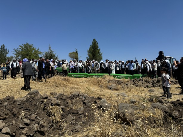 Foto - Şanlıurfa'da acı fotoğraf! 5 çocuk yan yana defnedildi