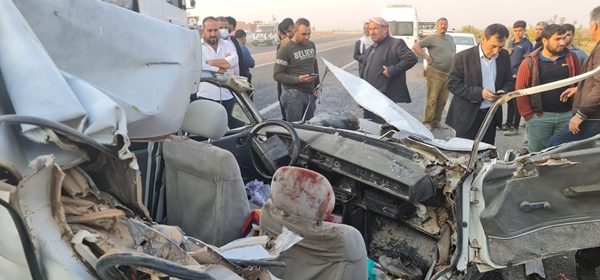 Foto - Şanlıurfa'da feci kaza! Araç hurdaya döndü