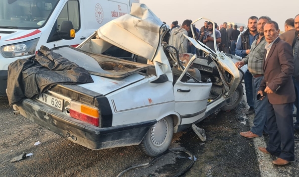 Foto - Şanlıurfa'da feci kaza! Araç hurdaya döndü