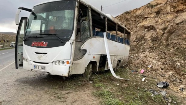 Şanlıurfa'da işçi servisi devrildi! 15 kişi yaralandı
