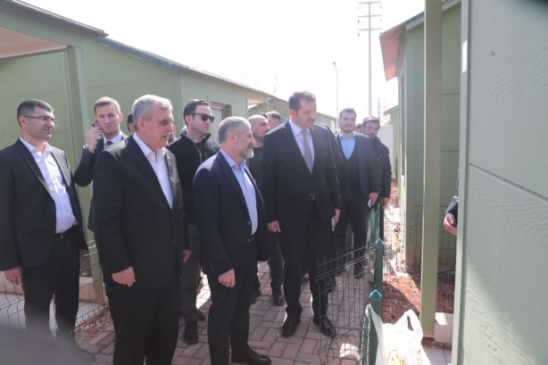 Foto - Şanlıurfa'da konteyner kent kuruluyor! Bakan Nebati incelemelerde bulundu