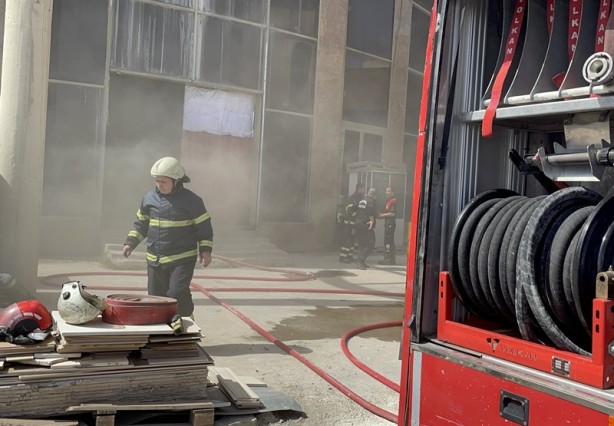 Foto - Şanlıurfa'da otel inşaatında çıkan yangında bekçi öldü