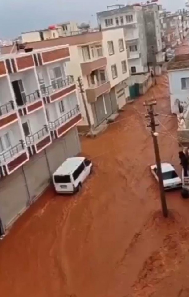 Foto - Şanlıurfa'da yağış sele neden oldu!