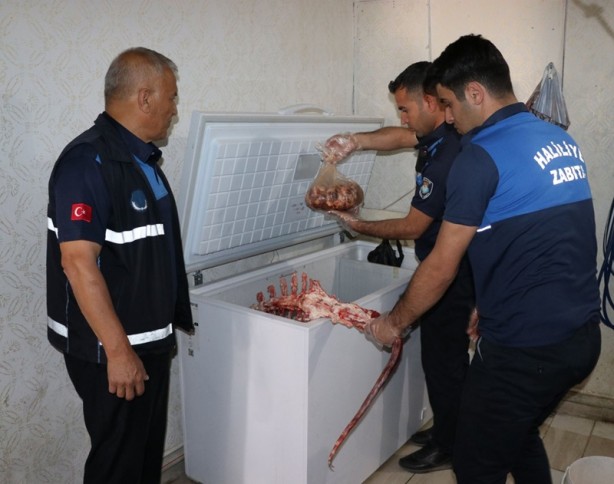Foto - Şanlıurfa’da zabıta 1 ton 250 kilogram bozuk et ele geçirdi