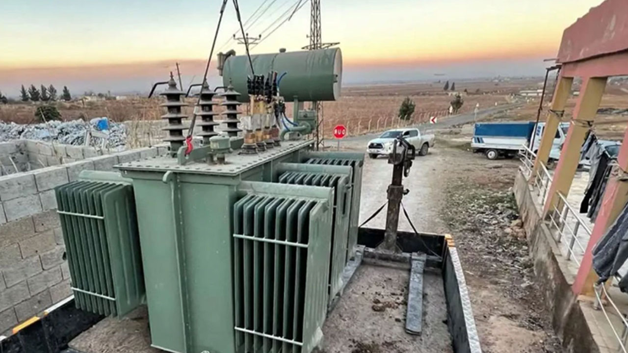 Foto - Şanlıurfa'daki arazlerden petrol yerine bakın ne fışkırıyor! Duyan 'Allah sizi bildiği gibi yapsın' diyor