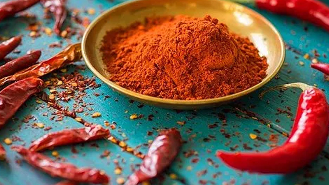 Foto - Şanlıurfalı kadınların zorlu biber mesaisi başladı! Reçeli çok güzel oluyor