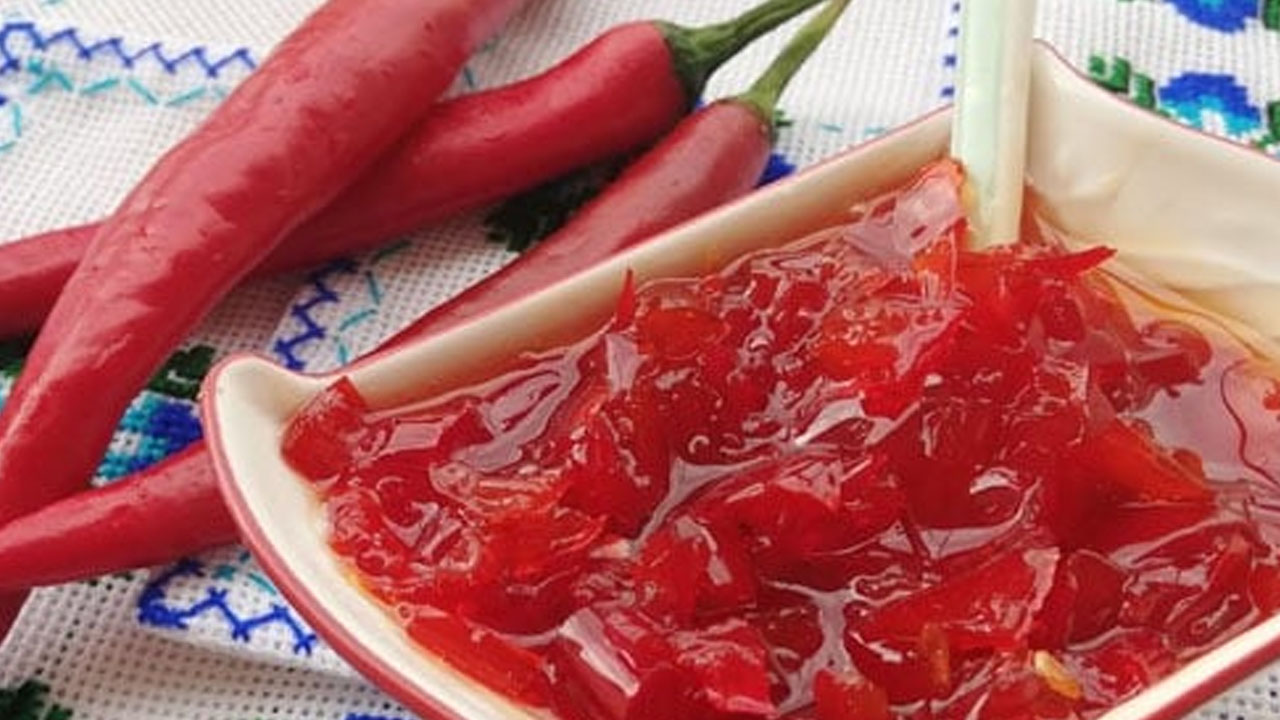 Foto - Şanlıurfalı kadınların zorlu biber mesaisi başladı! Reçeli çok güzel oluyor