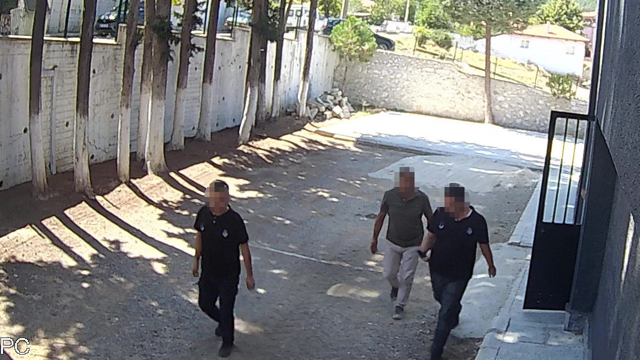 Foto - Şantaj, taciz, dayak ne ararsan bu partide var! CHP'li başkan zabıtayı sopayla dövdü