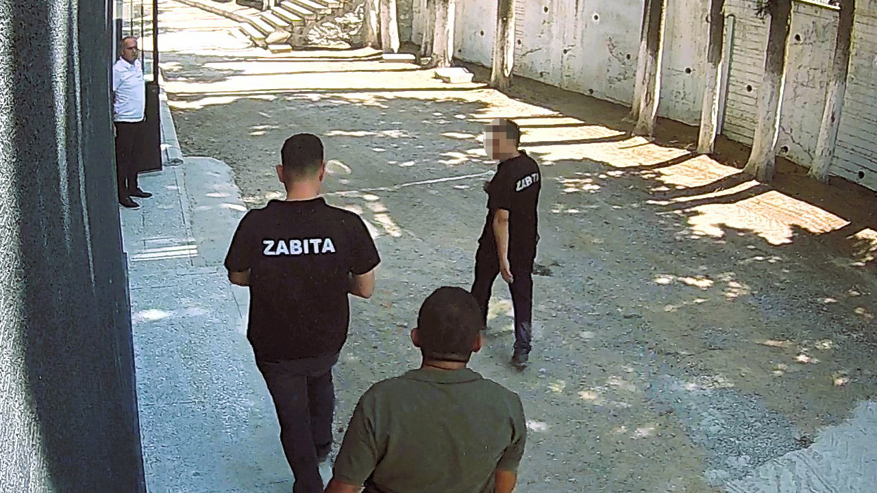 Foto - Şantaj, taciz, dayak ne ararsan bu partide var! CHP'li başkan zabıtayı sopayla dövdü