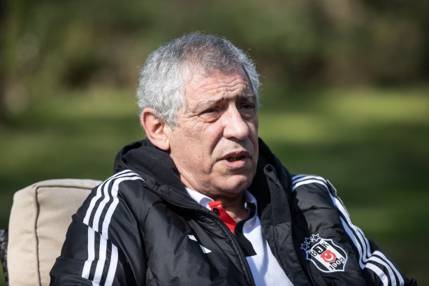 Foto - Santos Hocam, eğer Aboubakar’a kadar düştüysen! Vah ki vah… Bu adam Sergen Yalçın’ı yolda bıraktı seni hayli hayli bırakır!