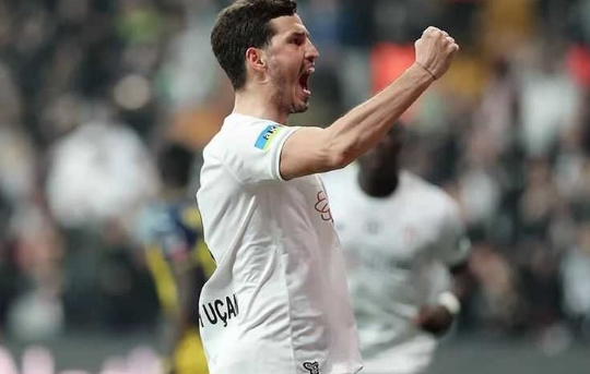 Santos istemedi ve Beşiktaş'ın milli yıldızı İtalya yolcusu artık... Yolun açık olsun!