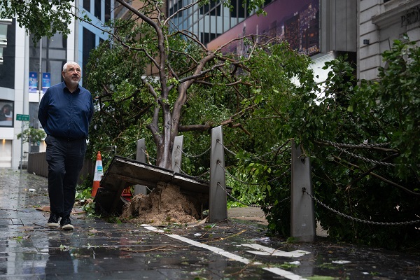 Foto - Saola Tayfunu o ülkeye ulaştı