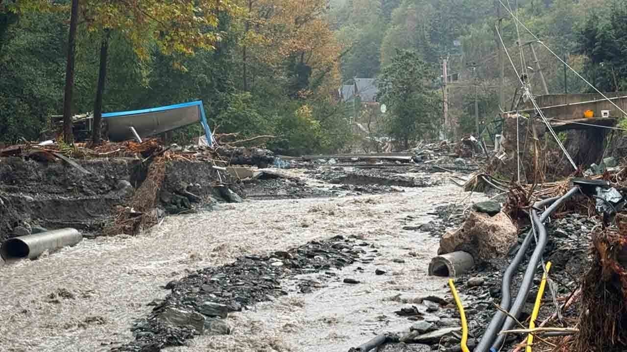 Foto - Sapanca’yı sel vurdu! Köprüler yıkıldı, bungalovlar hasar gördü