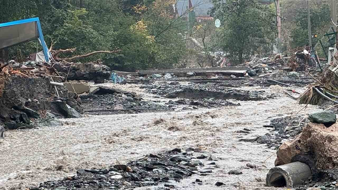 Foto - Sapanca’yı sel vurdu! Köprüler yıkıldı, bungalovlar hasar gördü