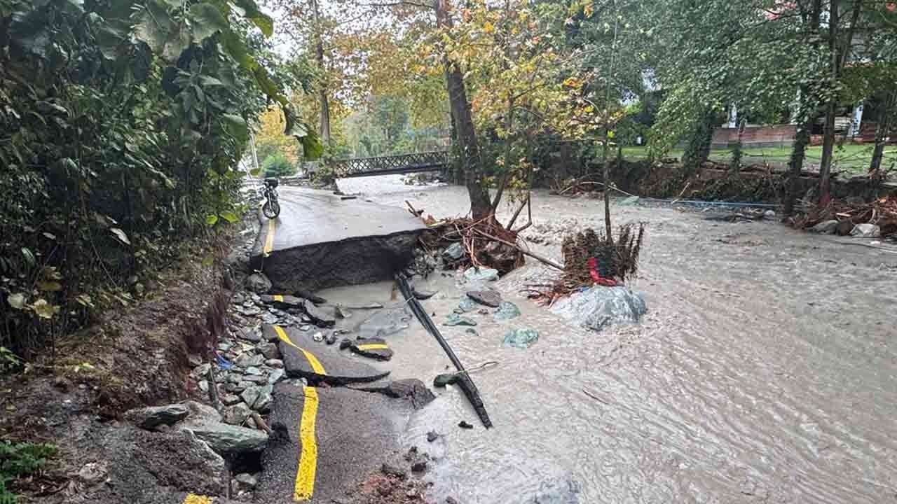 Foto - Sapanca’yı sel vurdu! Köprüler yıkıldı, bungalovlar hasar gördü