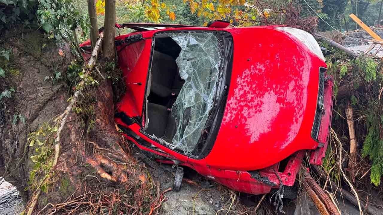 Sapanca’yı sel vurdu! Köprüler yıkıldı, bungalovlar hasar gördü