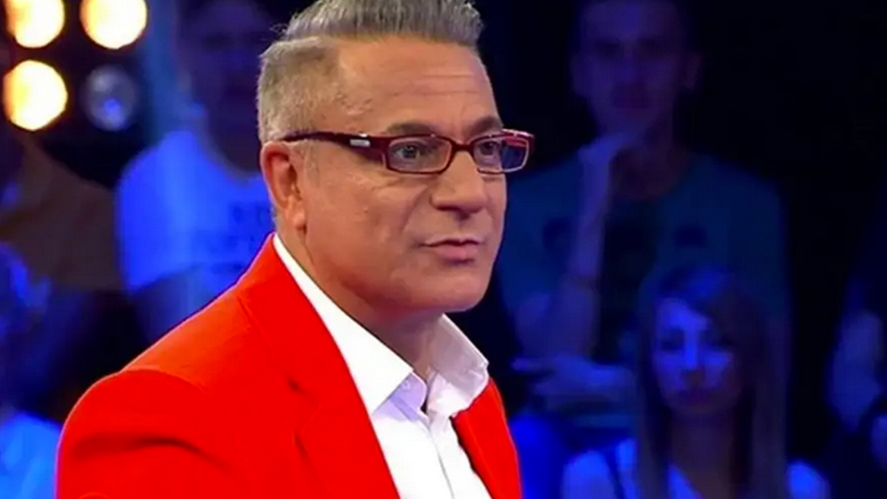 Foto - Sapkınlıklarıyla ve kumarla gündemden düşmeyen Mehmet Ali Erbil’in övündüğe şeye bak! Pes yahu hakikaten pes…