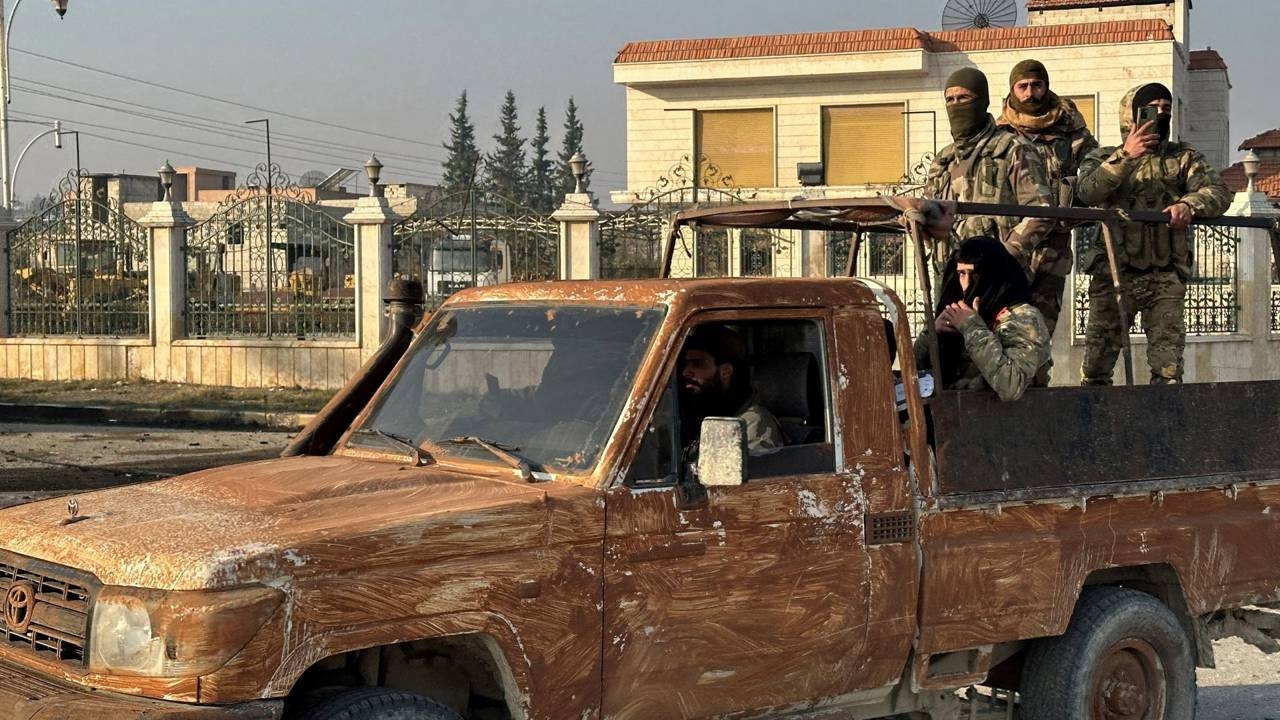 Foto - Şara çok zor durumda! 4 koldan kuşatıp aynı anda saldırıya geçtiler