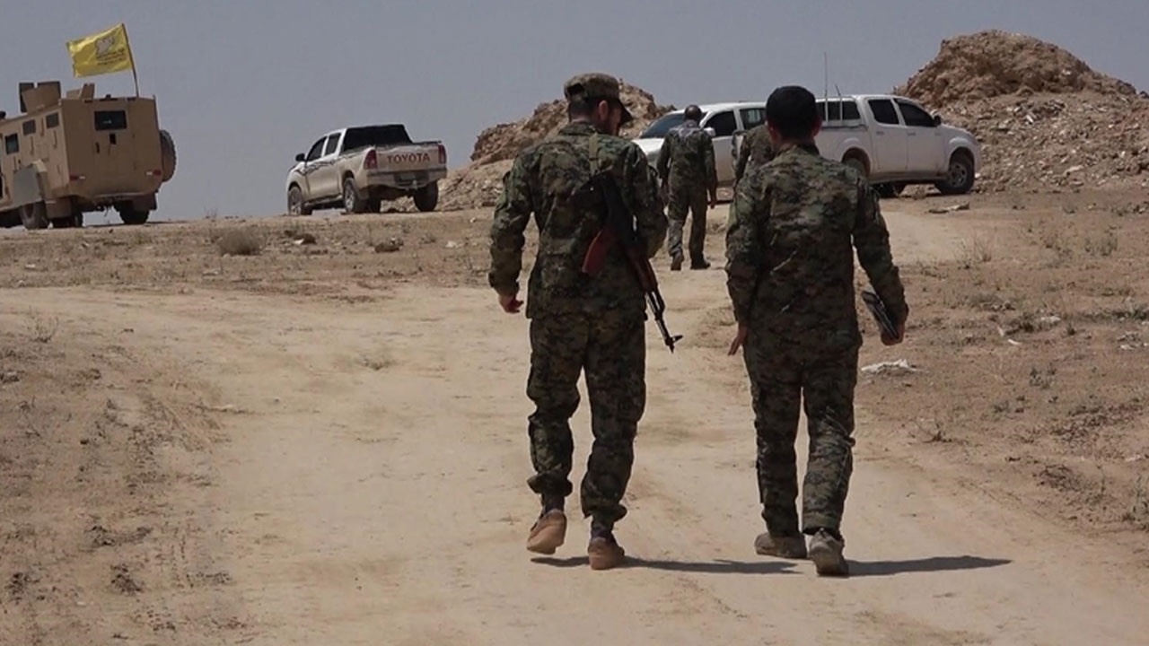 Foto - Şara çok zor durumda! 4 koldan kuşatıp aynı anda saldırıya geçtiler