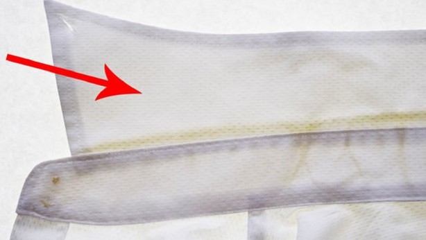 Foto - Sararan gömlekler tek hamlede kar gibi bembeyaz olacak! İşte çoğu kişinin bilmediği müthiş gizli yöntem