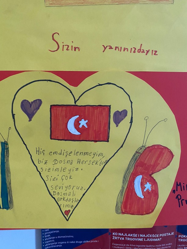 Foto - Saraybosnalı çocuklardan duygulandıran deprem notu!