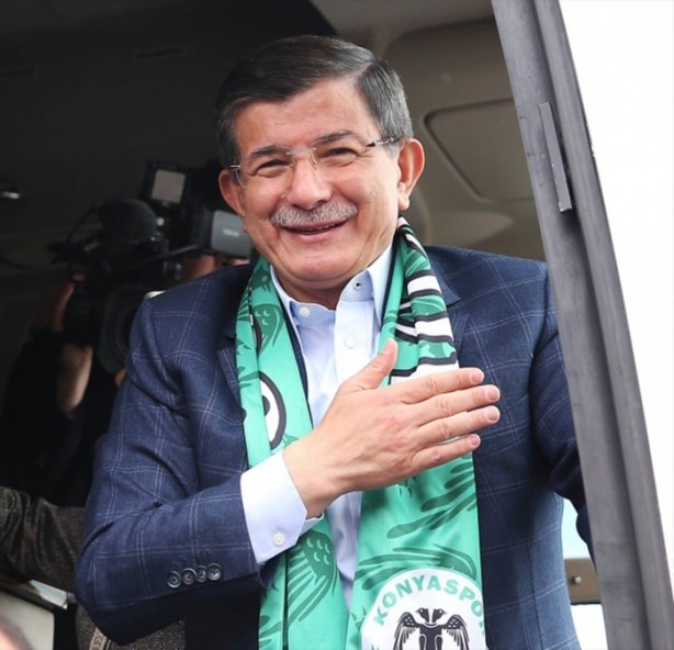 Foto - Sare Davutoğlu'ndan dikkat çeken hareket