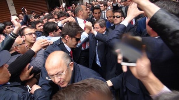 Foto - Sare Davutoğlu'ndan dikkat çeken hareket