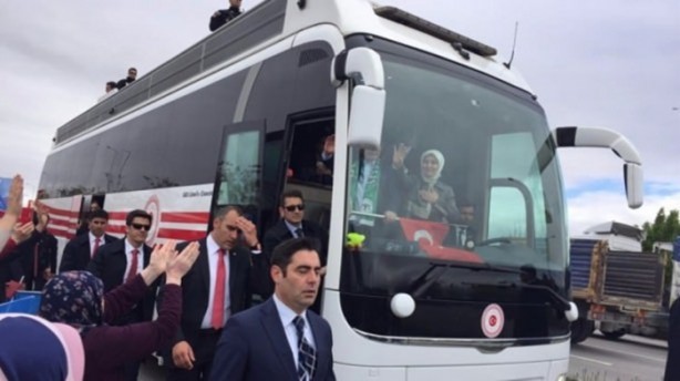  Sare Davutoğlu'ndan dikkat çeken hareket