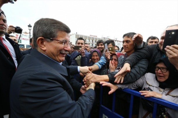 Foto - Sare Davutoğlu'ndan dikkat çeken hareket