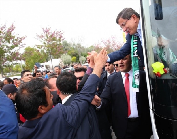 Foto - Sare Davutoğlu'ndan dikkat çeken hareket