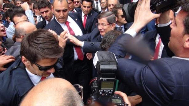 Foto - Sare Davutoğlu'ndan dikkat çeken hareket