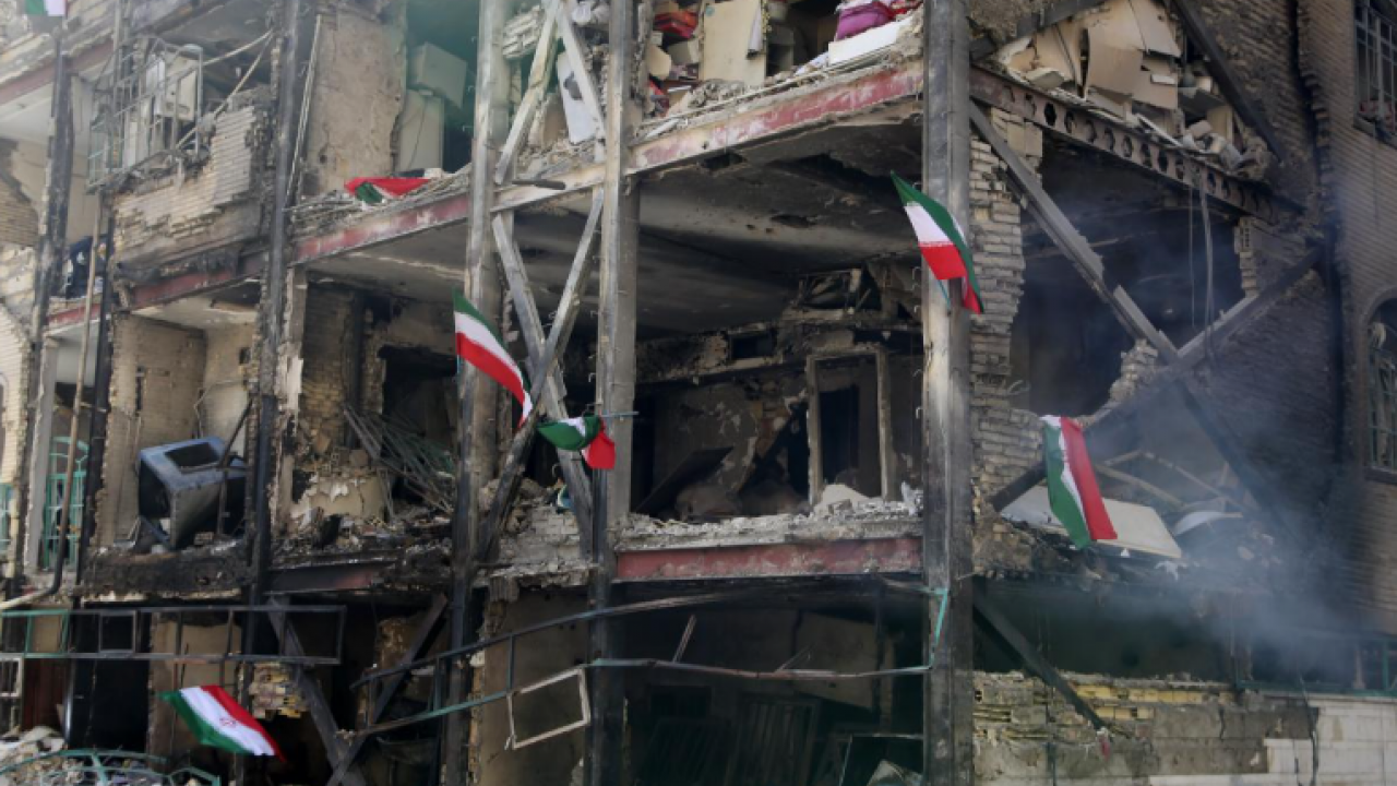 Sarı Şeytan ve yandaşı Tahran’da sivilleri katletti! Küresel haydutların kirli savaşı: 6 günde başkentte taş taş üstünde kalmadı