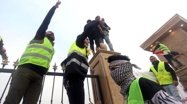 Foto - "Sarı Yelekliler" protestosu Müslüman ülkeye de sıçradı!