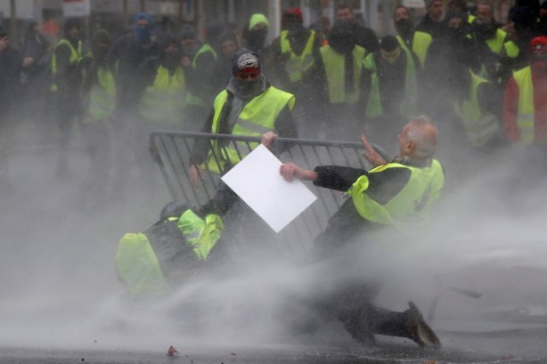 'Sarı yelekliler'in protestosu AB Başkenti'ne sıçradı