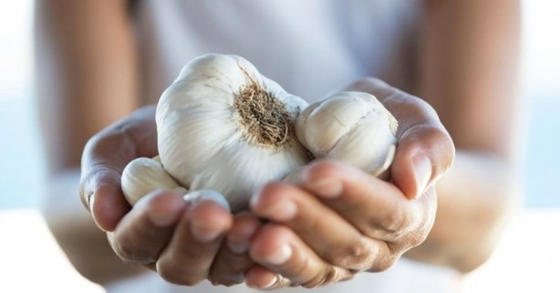 Foto - Sarımsağı baş parmağınıza sarıp bekletirseniz...