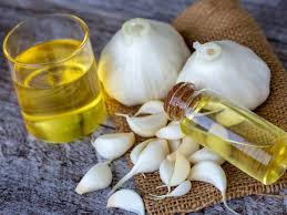 Sarımsak yağı hangi hastalıklara iyi gelir? Kullananlar inanılmaz müthiş buldular: Şifa her yerden fışkırıyor