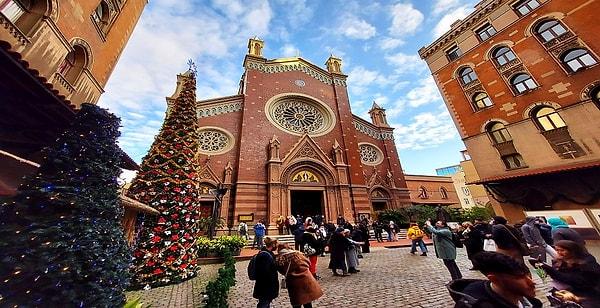 Sarıyer’deki kilise saldırısının ardından İstiklal Caddesi'ndeki kiliseye zarf içinde resim gönderildi! Zarftan çıkan resimdeki "Kabe" detayı herkesi şaşkına çevirdi 