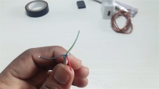 Foto - Şarj cihazınızı kendiniz yapın