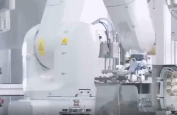 Foto - Şarj cihazları tarihe karışacak! Yarım asır dayanabilen batarya geliştirildi