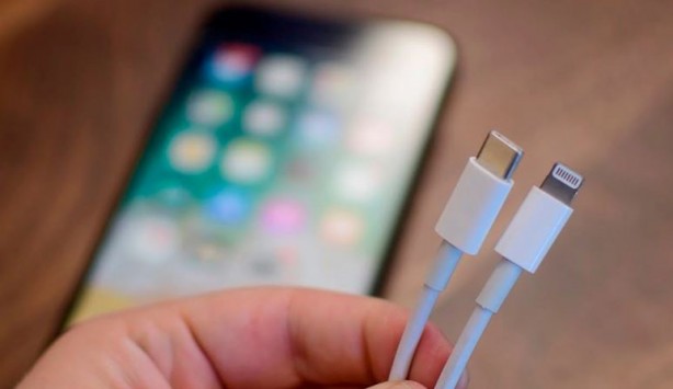 Foto - Şarjdaki telefonu kullanmak sağlığa zararlı mı? 